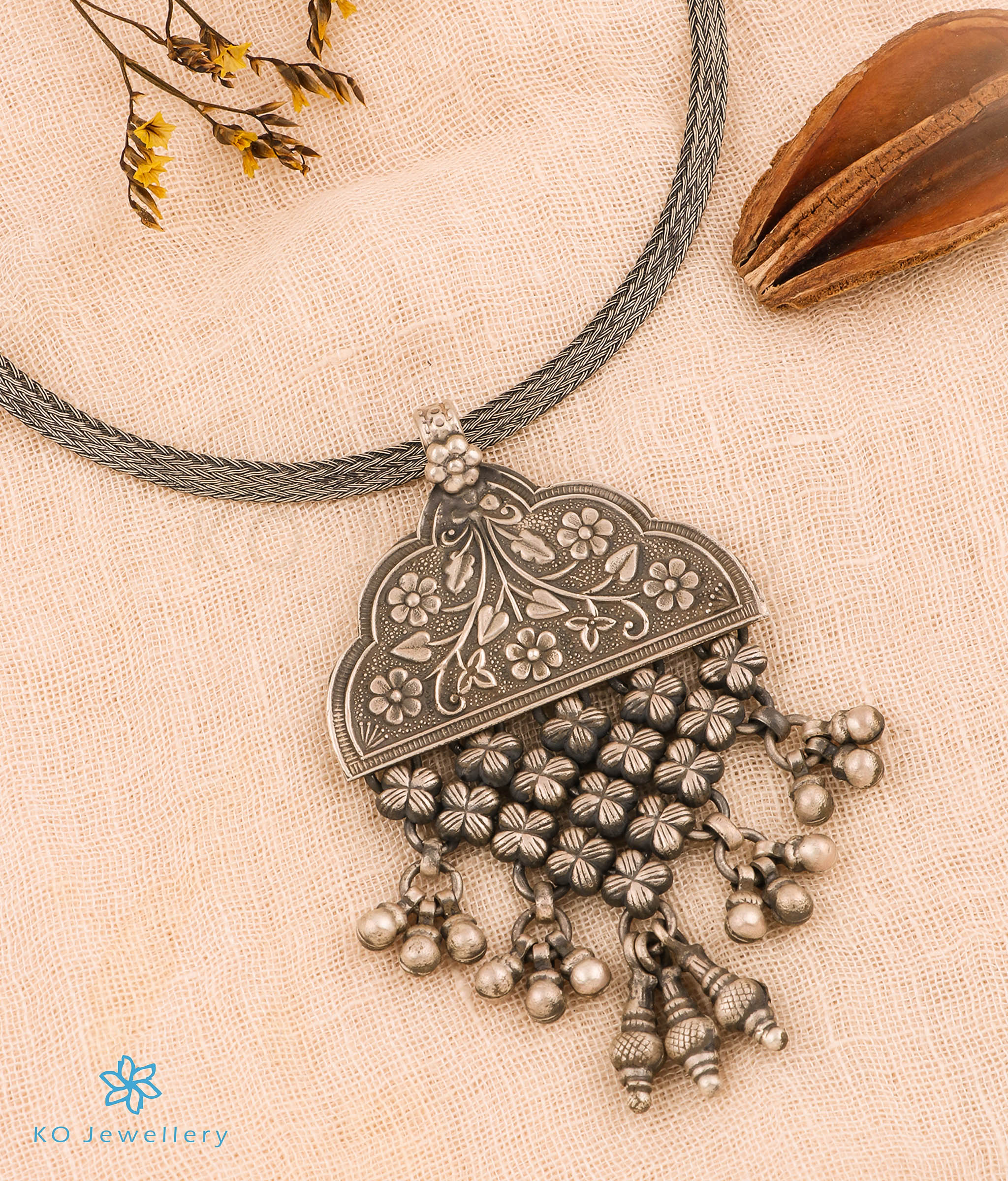 The Aru Silver Antique Pendant Pendant Chain - Main Image