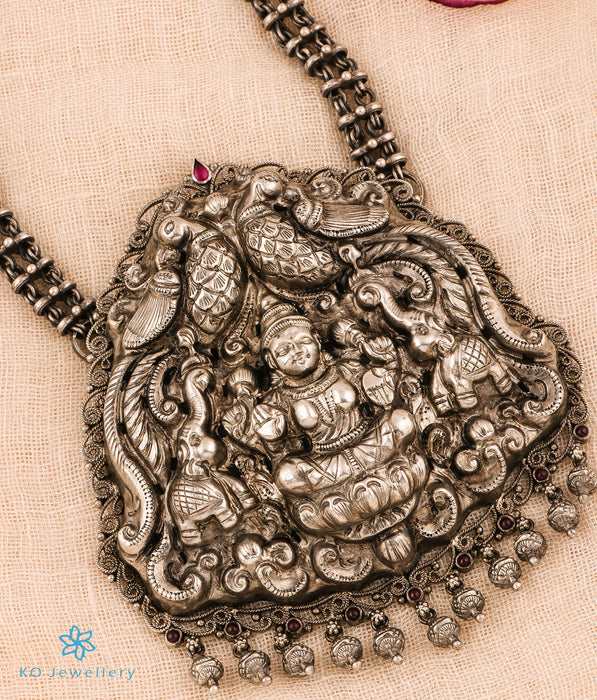 The Surabhi Lakshmi Silver Nakkasi Chain Necklace