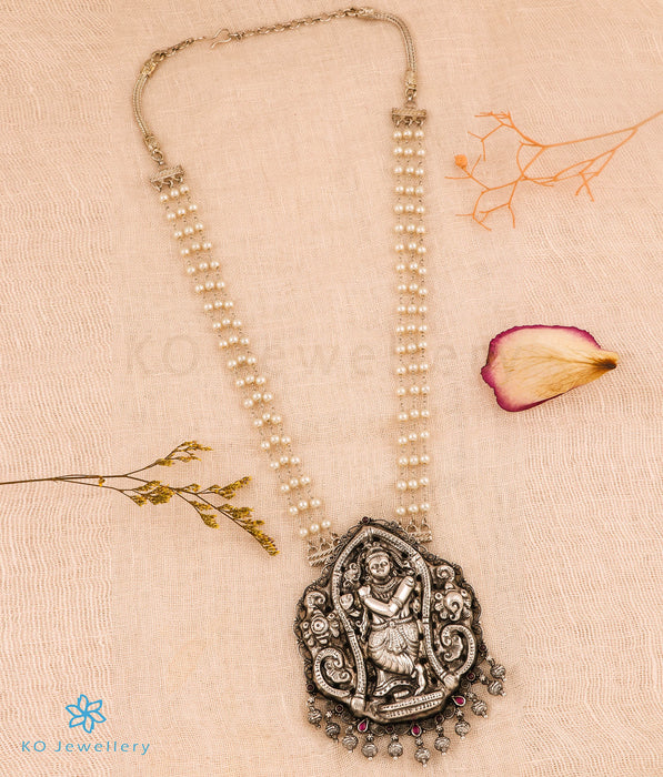 The Yadhunandana Silver Krishna Pearl Nakkasi  Necklace