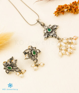 The Eshita Silver Kemp Pendant Set