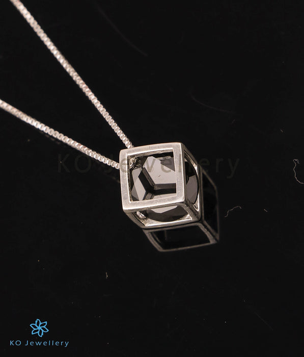 The Sparkling Cube Silver Necklace (Black)