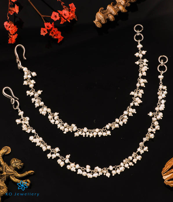 Buy Zobby Gold Toned & White Circular Drop Earrings With Kaan Chain -  Earrings for Women 2198567 | Myntra