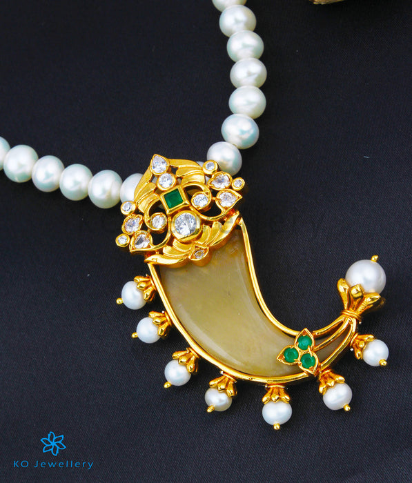 The Indra Silver Tiger Claw Pearl Necklace (Green)