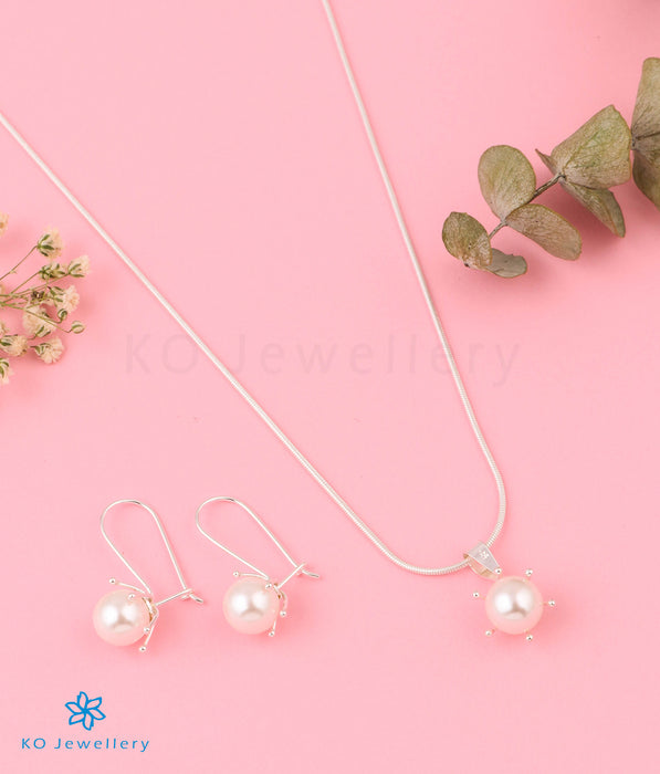 The Swirling Pearl Silver Pendant Set