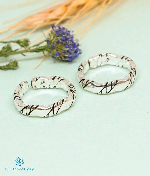 The Nilaka Silver Toe-Rings