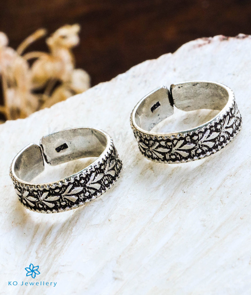 Leafy Silver Adjustable 925 Silver Toe Ring - Valentine's Gift – Zavya