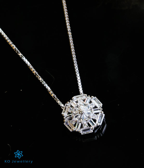 The Alluring Sparkle Silver Necklace