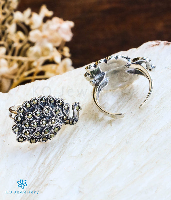 The Peacock Sparkle Silver Marcasite Toe-Rings (Green)