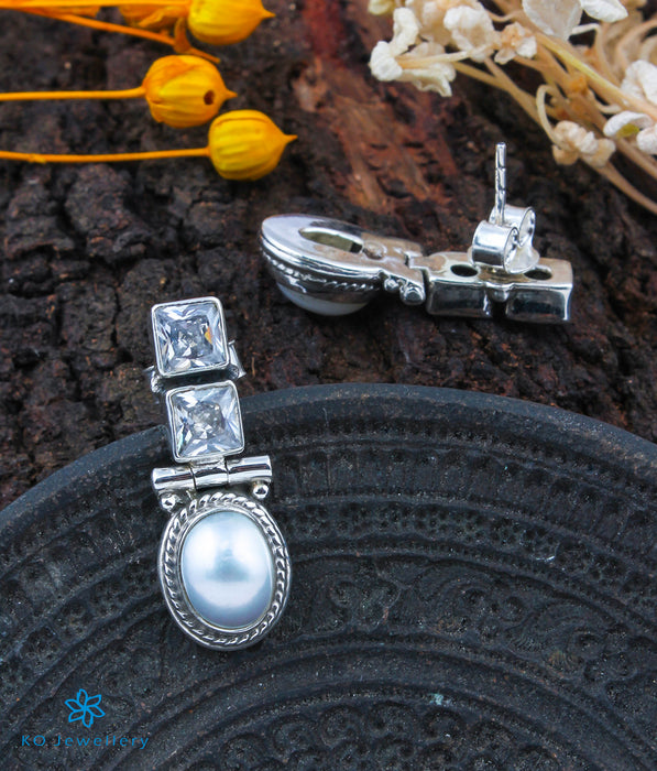 The Pratham Silver Gemstone Earrings (Pearl)