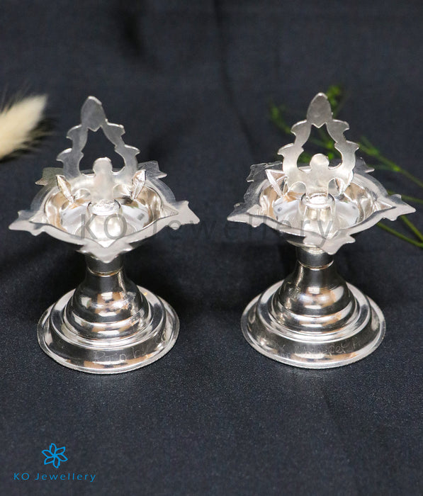 The Vidisha Silver Diya/Lamp