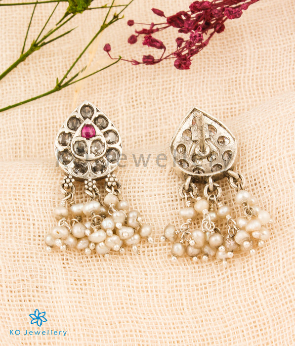 The Rimi Silver Pearl Earrings (White)