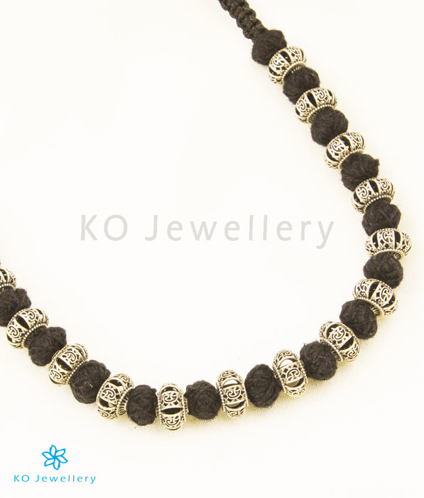 The Sapan Silver Thread Necklace (Black/small)