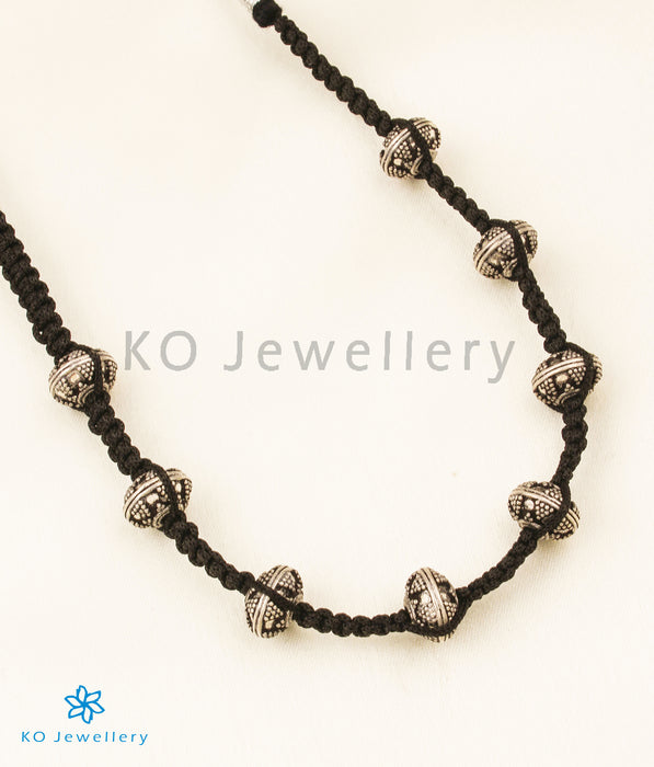 The Vipan Silver Thread Necklace (Black)