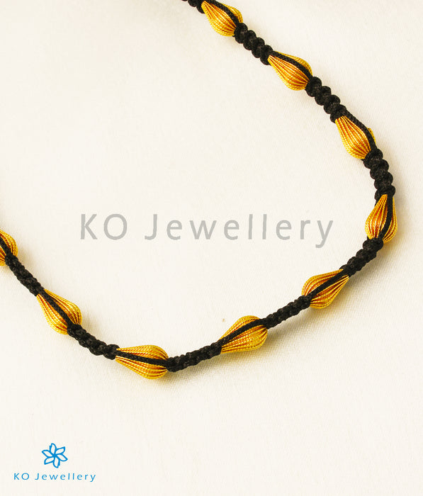 The Naveli Silver Thread Necklace (Black/small)