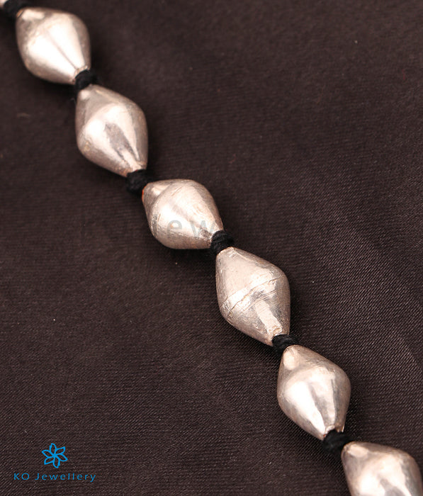 The Shanvi Silver Dholki Beads Necklace (Short)