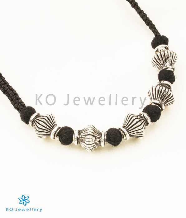 The Dhrishya Silver Thread Necklace (Black/Small)