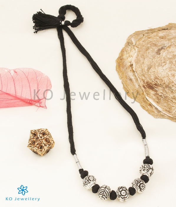 The Nakshi Silver Thread Necklace (Black)