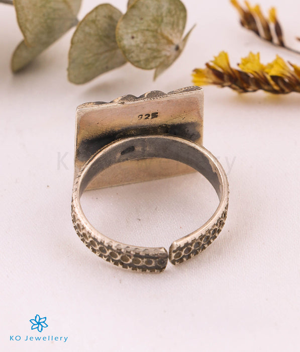 The Varga Vintage Silver Finger Ring