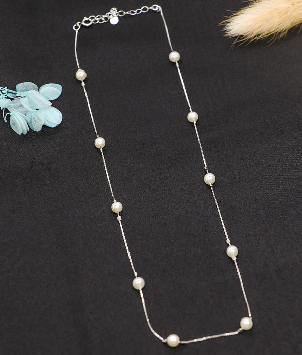 The Pearly Silver Necklace (Single Layers)