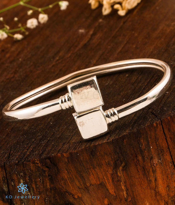 The Nida Silver Openable  Bracelet