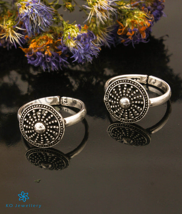 Buy Oxidised Silver Plated Round Adjustable Finger Ring Online – The  Jewelbox