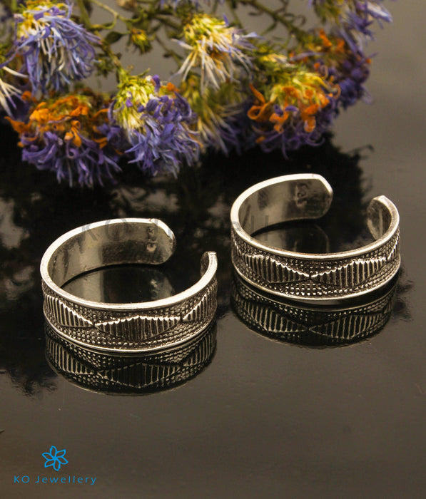 The Swaroop Silver Toe-Rings