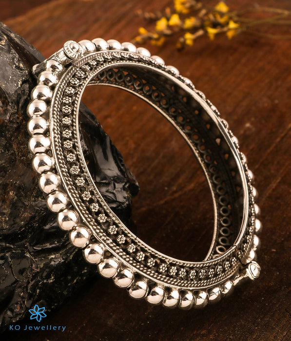 The Khyati Silver Openable Bracelet (Size 2.4)