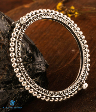 The Eshana Silver Openable Bracelet (Size 2.4)