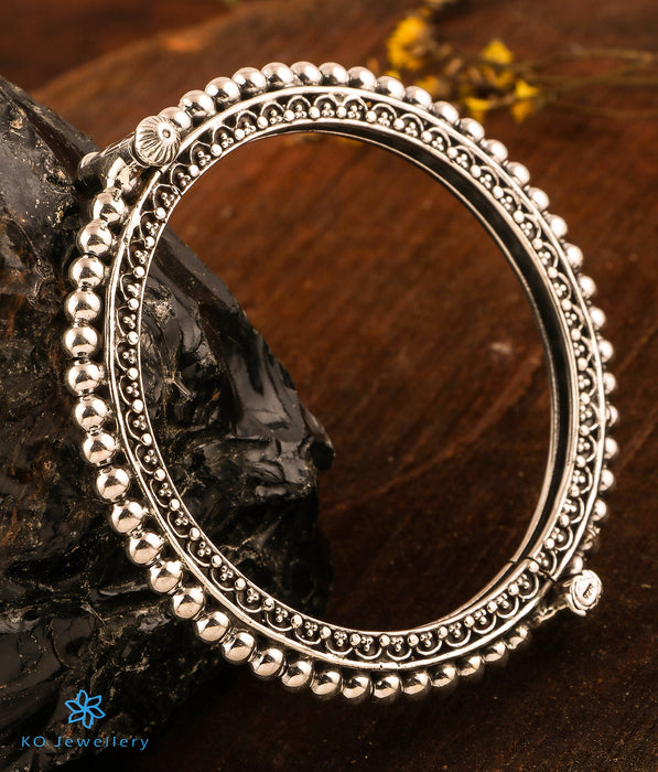 The Eshana Silver Openable Bracelet (Size 2.4/2.6)