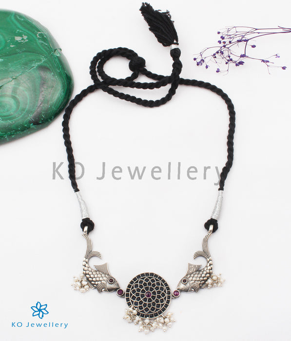 The Kantakin Silver Choker Necklace
