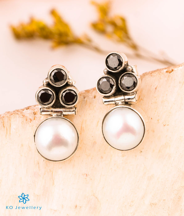 The Divit Silver Gemstone Earrings(Black)