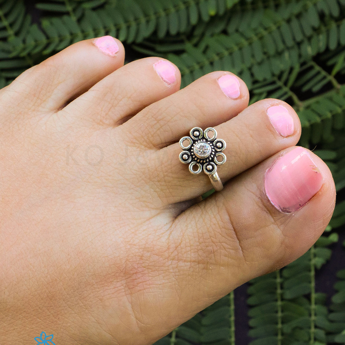 Women's Oxidized Silver Toned ThumbToe Ring by Firoza
