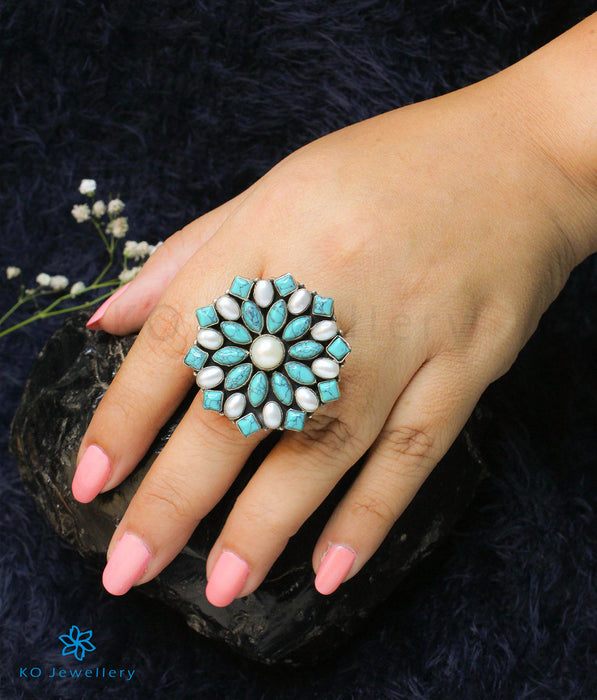 The Iha Silver Gemstone Cocktail Finger-ring(Pearl/Turquoise)