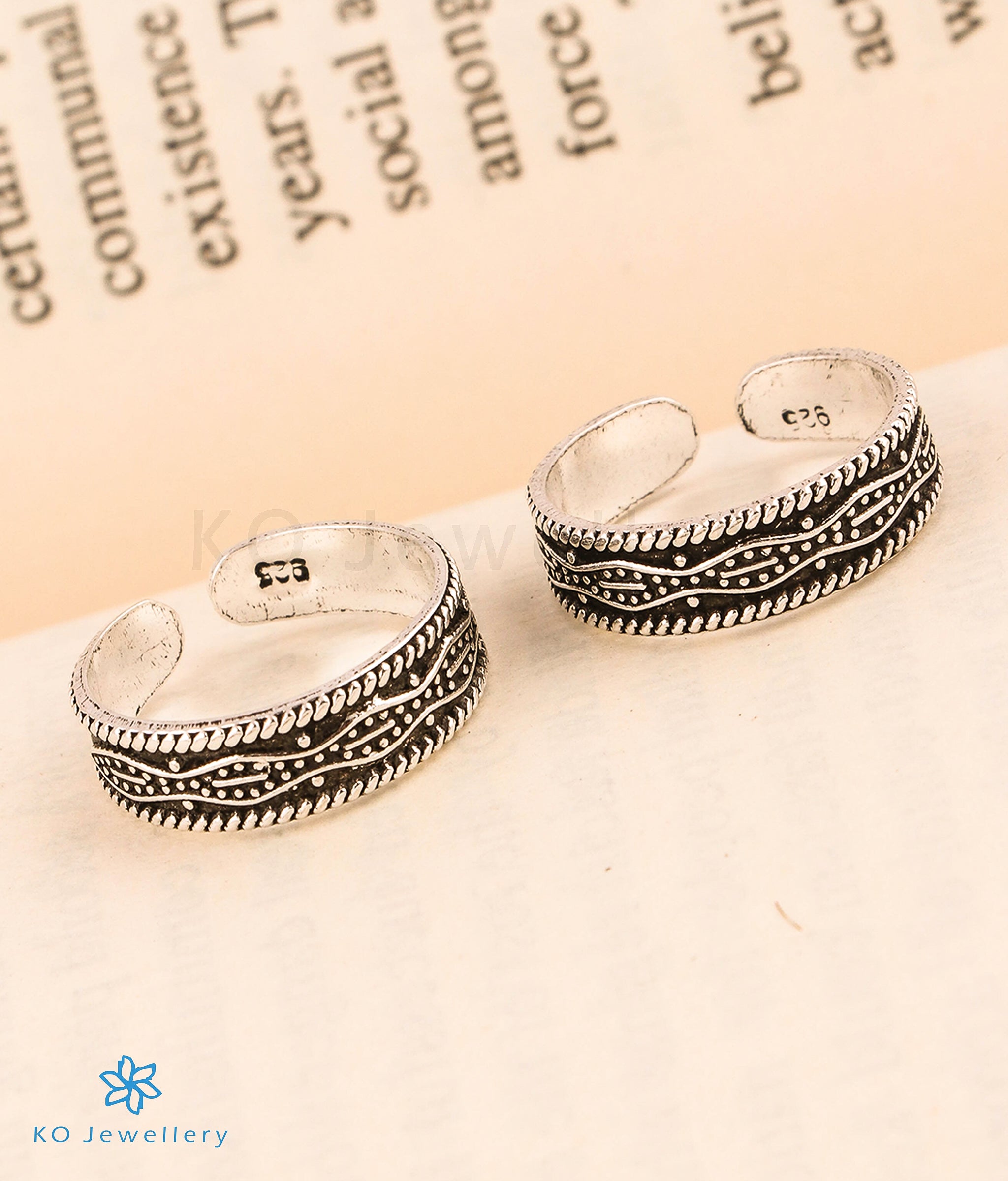 Bichua Jewellery Beautiful Silver Beads Toe Rings - Main Image