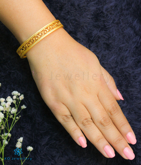 DREAMJWELL - Beautiful Gold Tone Designer Non Adjustable Finger Ring D –  dreamjwell