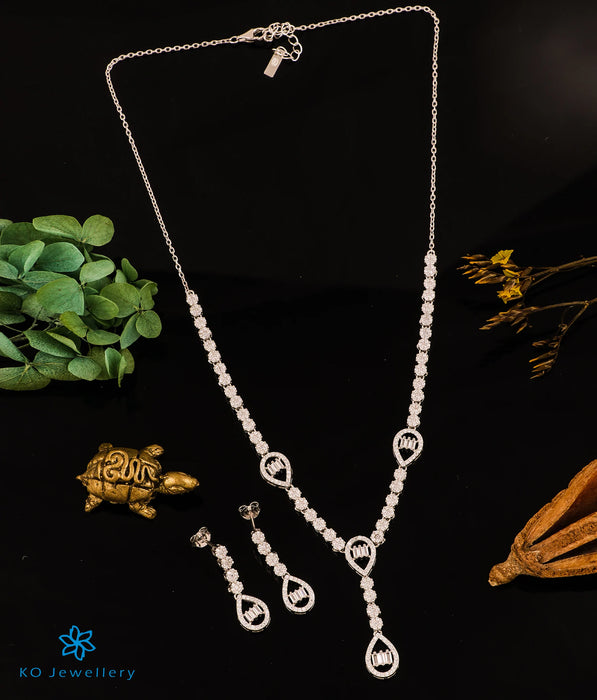 The Evershine Silver Necklace & Earrings