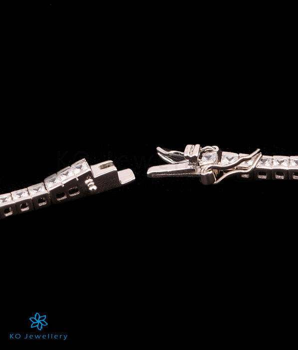 The Ara Silver Necklace