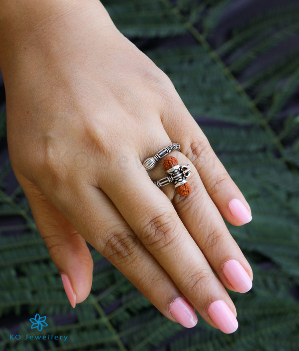 Buy Yash Jewels Emporium Adjustable Oxidized Lightweight Trishul Mahadev  Ring | Silver-Plated Mahakal Symbolic Brass Ring For Girls & Women at  Amazon.in