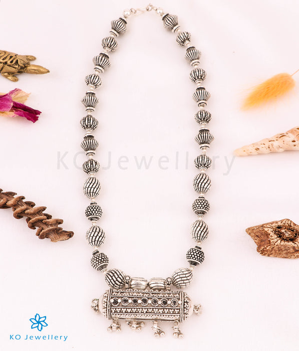 The Apratha Silver Beads Necklace