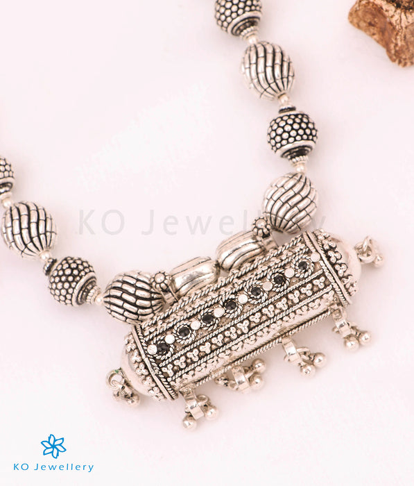 The Apratha Silver Beads Necklace