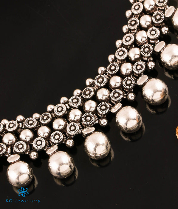 The Ajeya Silver Antique Necklace (Oxidised)