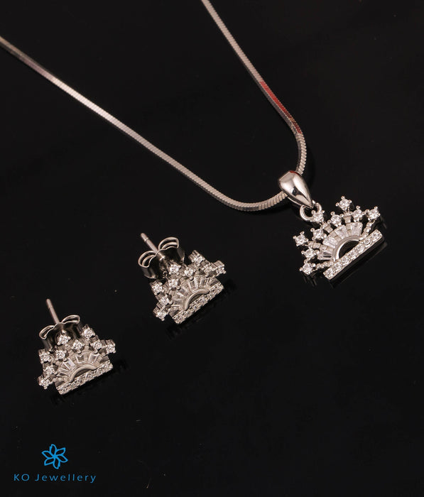 The Sparkling Crown Silver Pendant Set