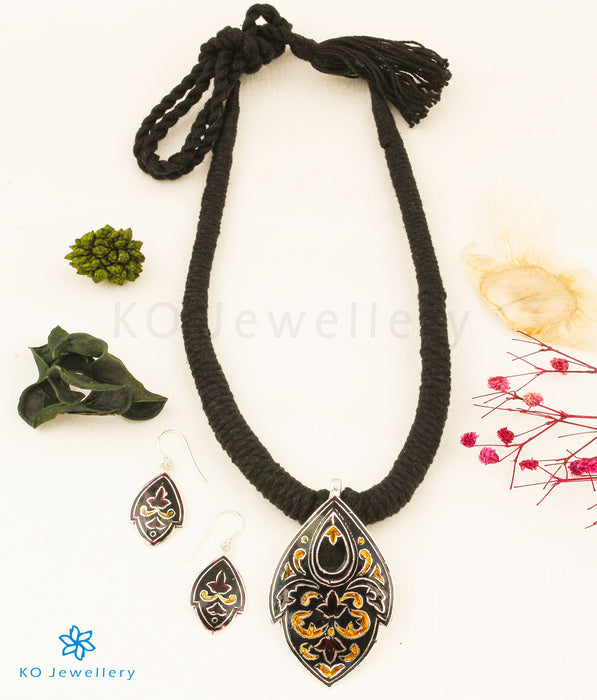 The Vritti Silver Meenakari Thread Necklace(Black/Gold)