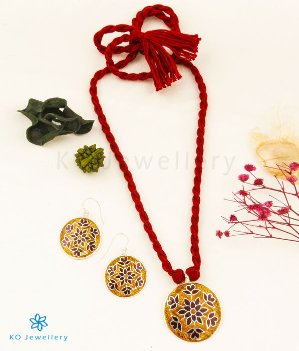 The Nainika Silver Meenakari Thread Necklace(Gold)