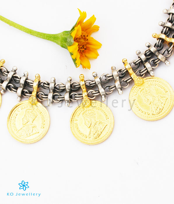 Gold coin necklace hi-res stock photography and images - Alamy