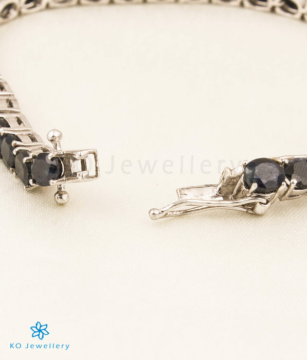 The Black Onyx Gemstone Silver Bracelet