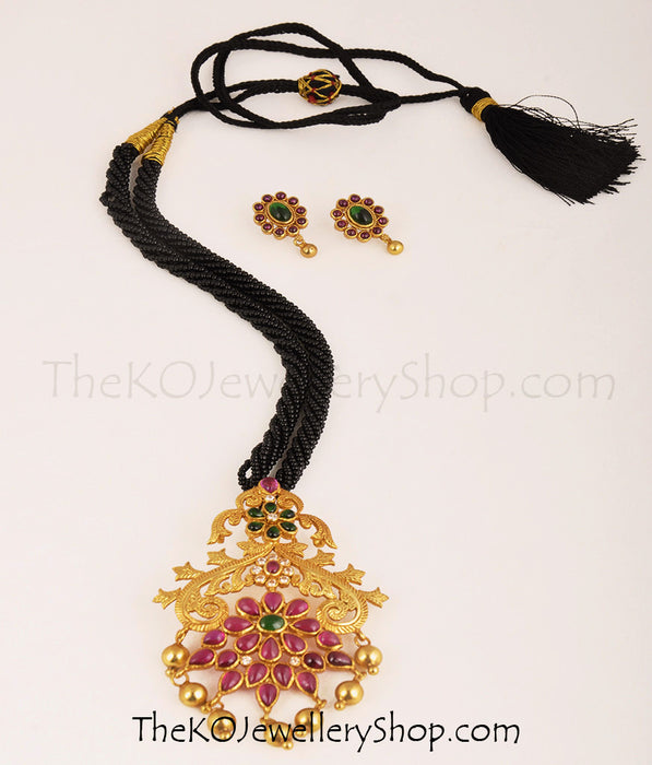 The Paritushti Silver Necklace