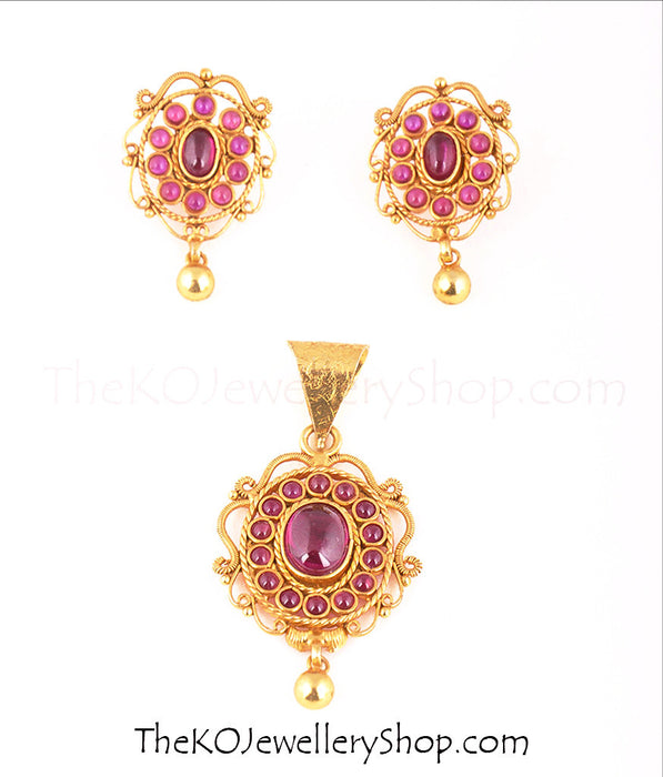Kempu stone and filigree work temple jewellery pendant set
