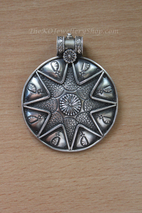 silver pendant antique jewellery collection