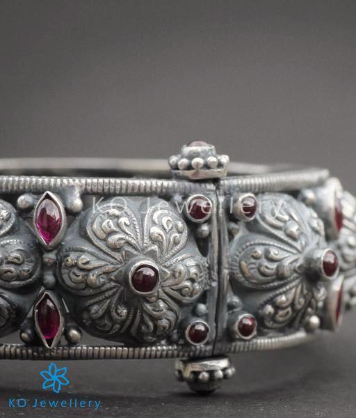 The Parijata Silver Antique Bangle(Red/Size 2.4)